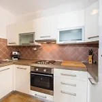 Апартаменты Three-Bedroom Apartment In Privlaka Привлака