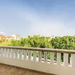Апартаменты Three-Bedroom Apartment In Privlaka *