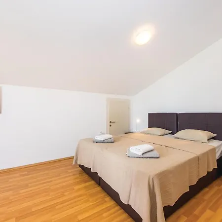 Lägenhet Three-bedroom In