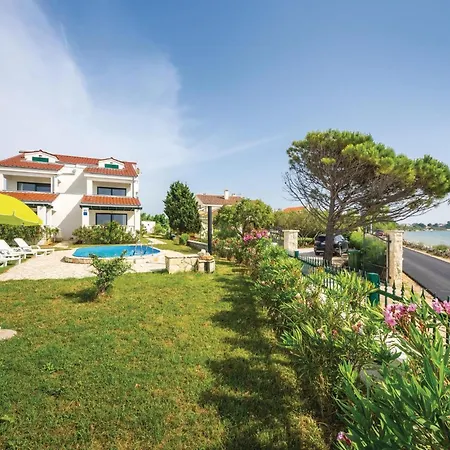 Nice Apartment In Privlaka With Wifi *