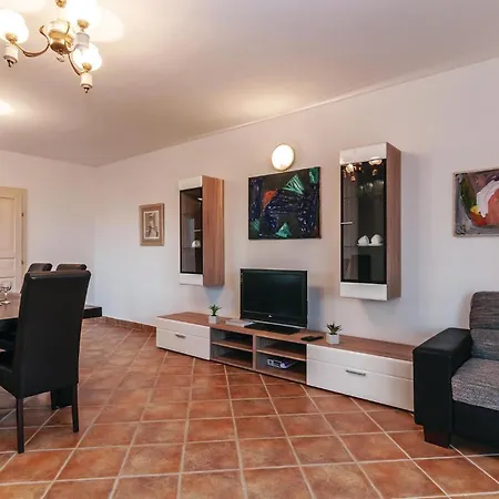 Wunderschöne Wohnung In Privlaka Mit Wlan