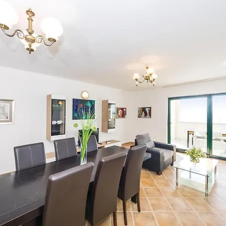 Appartement Three-bedroom In