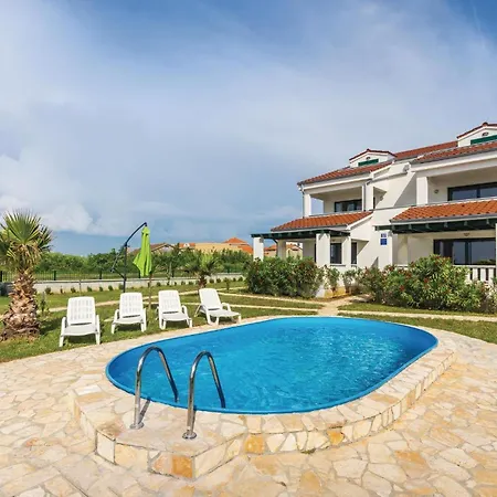 Appartement Three-bedroom In