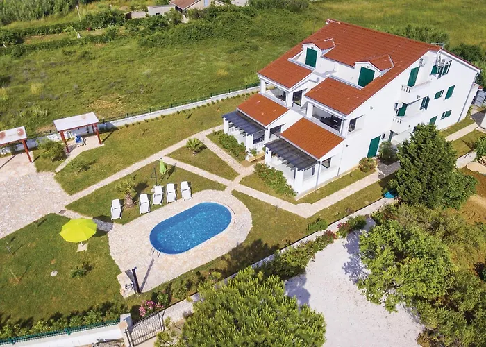 Three-bedroom In Apartamento Privlaka (Zadar)