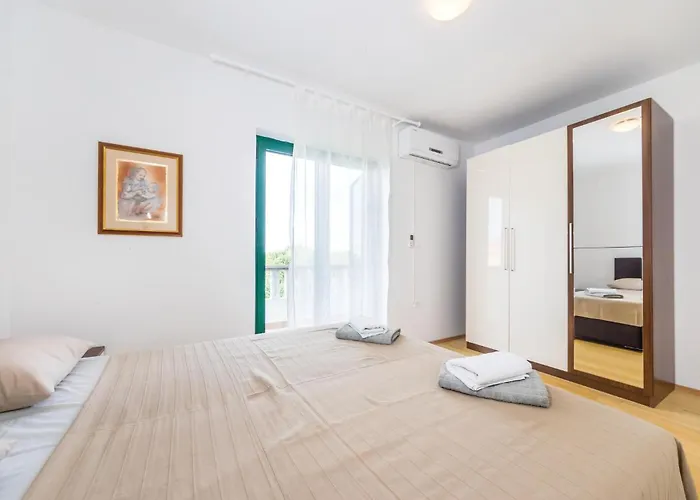 Three-bedroom In Apartamento