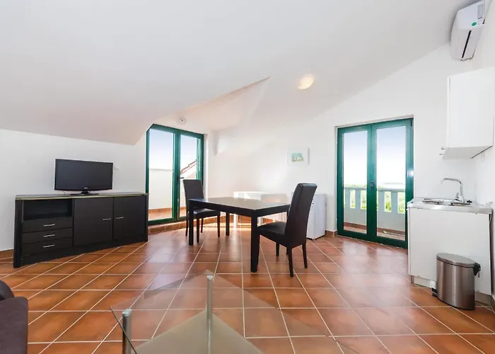 Three-bedroom In Appartamento Privlaka (Zadar)